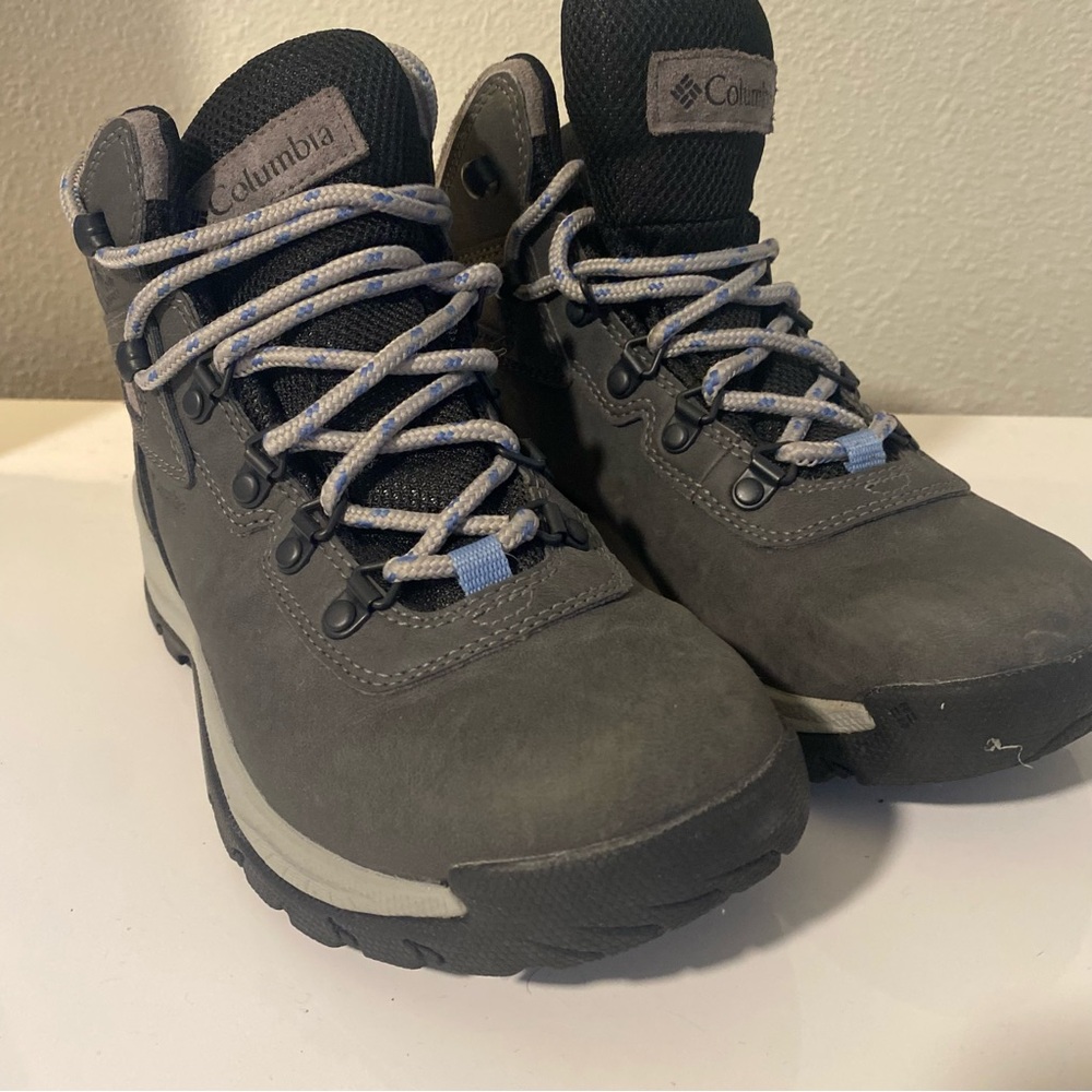 Columbia Women's Black Lace-Up Boots